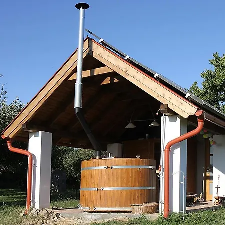 Casa Beata Lesencetomaj