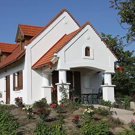 Casa Beata * Lesencetomaj