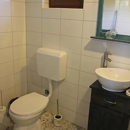 Casa Beata Lesencetomaj